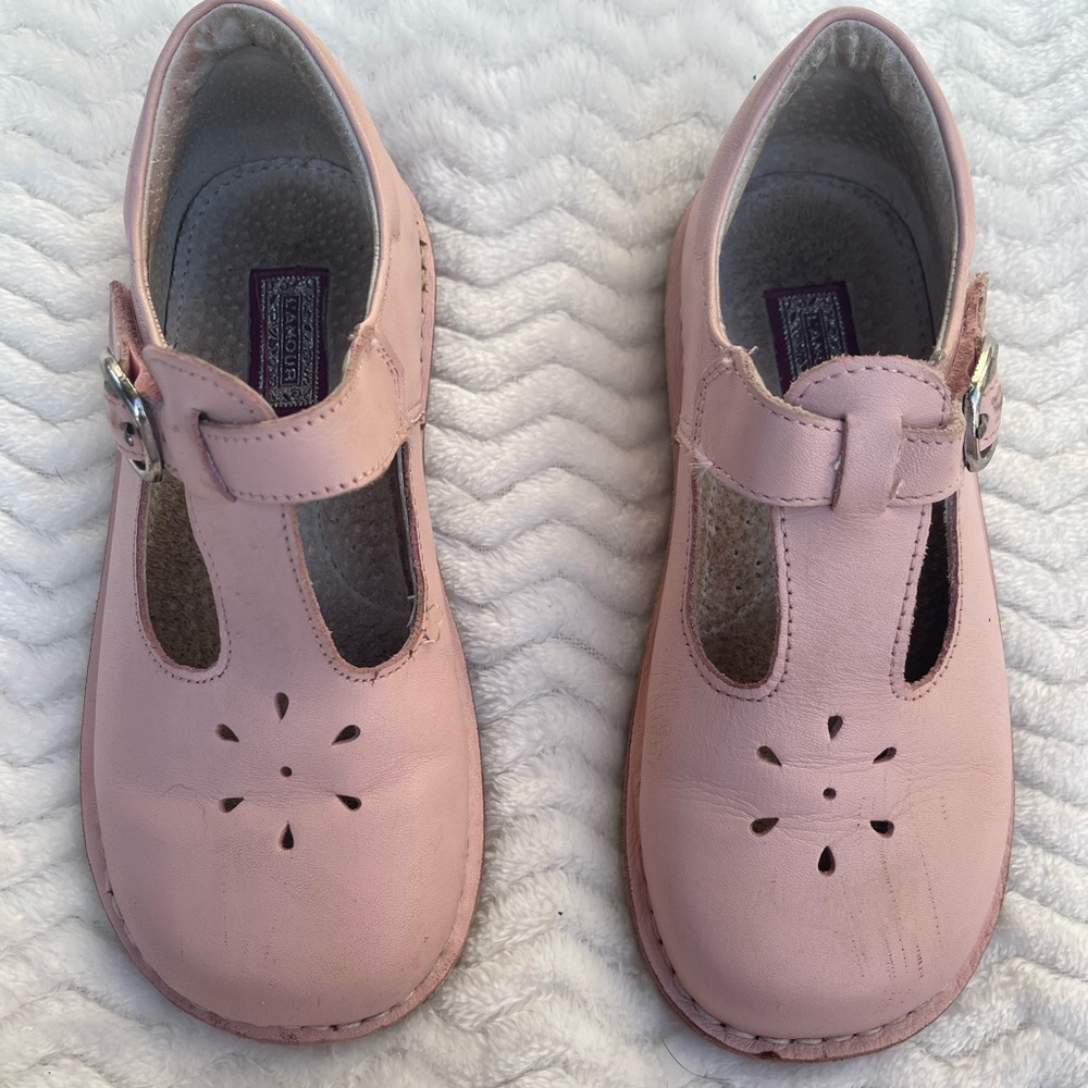 L’Amour leather T-strap